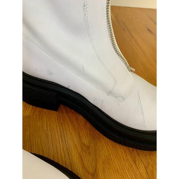 Stuart Weitzman Charlie Zip Sport Bootie Women's Sz 38.5 Leather Water Resistant - Picture 7 of 9